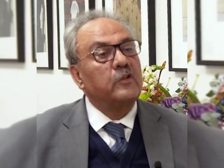 آصف دراني:برهان الدین رباني، احمدشاه مسعود او عبدالرب رسول سیاف پاکستاني پاسپورټونه درلودل