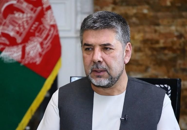 رحمت الله نبیل خواجه اصف ته:د ترهګرۍ کوم زنځیر چې اوس په غاړه لرې؛ همدا ستا لپاره یو وخت مډال وو