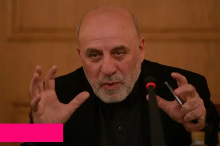 عمر داودزی:بُن کې د افغانانو نظر او خوښې ته چا غوږ نه کېښود