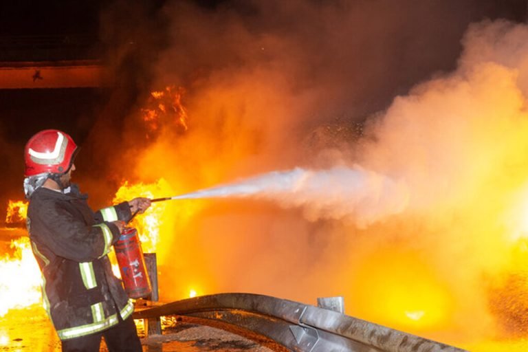 بندر عباس کې د چاودنې له کبله؛د هرمزګان والي درې ورځې عمومي ماتم اعلان کړی