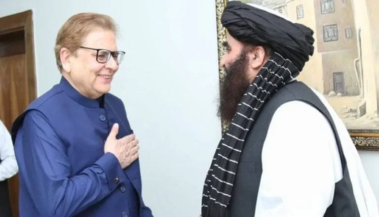 صادق خان:پاکستان د افغان کډوالو د ستونزو د حل لپاره ۲۴ ساعته مرکز پرانیست