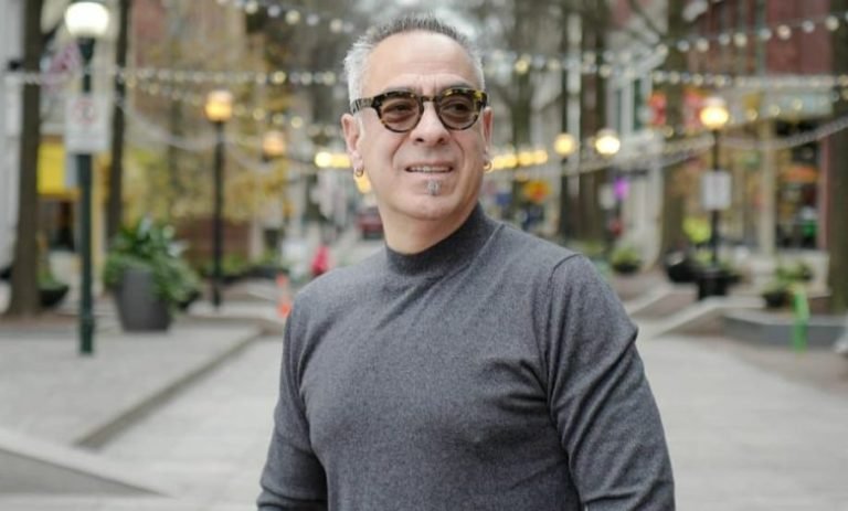 جورج ګلزمن:طالبانو په وهلو او ټکولو غوښتل چې په ما اسلام ومني