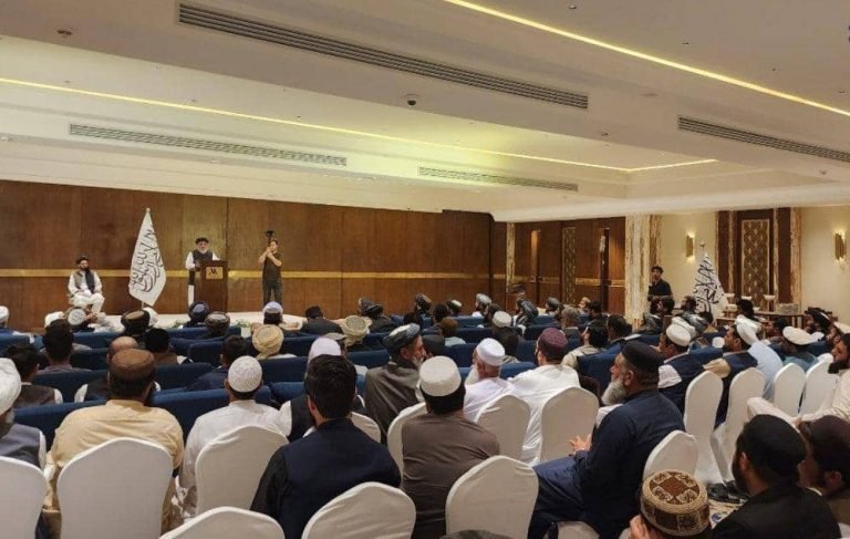 نورالدین عزیزي:د افغان مهاجرو بېرته ستنولو ته ژمن یوو