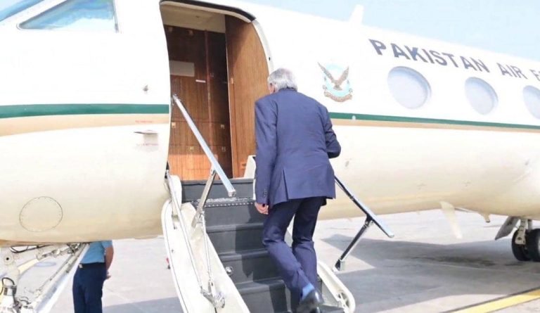 پاکستانۍ رسنۍ:اسحاق ډار کابل ته ولاړ