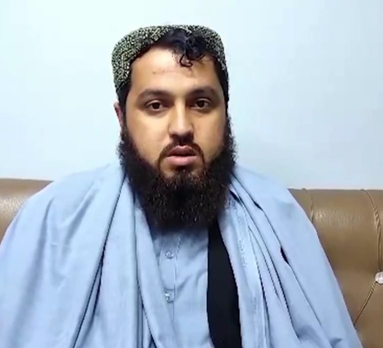 میدان وردګ؛د طالبانو د تخار امنیه قوماندانۍ ویاند ترافیکي پيښه کې ومړ