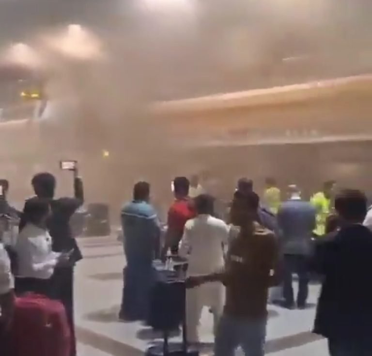 پاکستانۍ رسنۍ:د لاهور هوايي ډګر کې اور لګېدنه رامنځته شوې