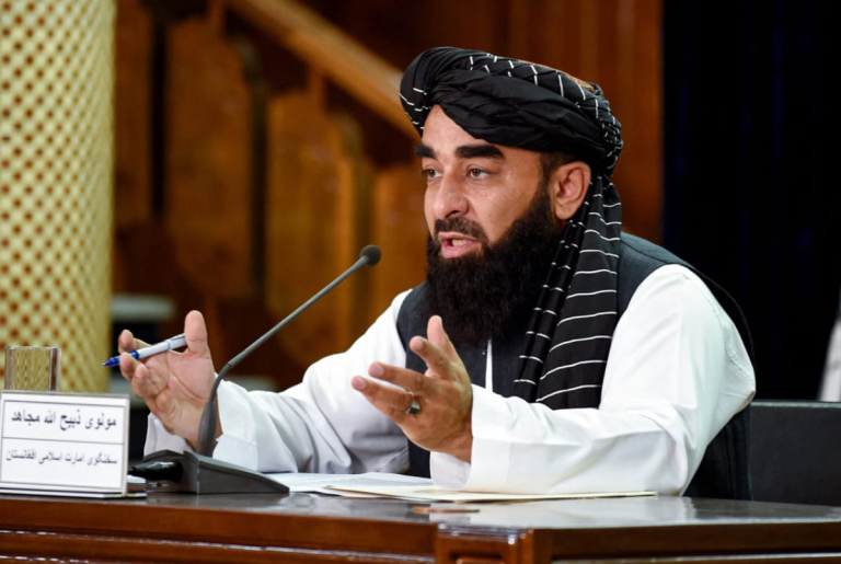 ذبیح الله مجاهد:تېر کال مو پر کونډو، یتیمو او معلولینو دولس نیم میلیارده افغانۍ وېشلې دي