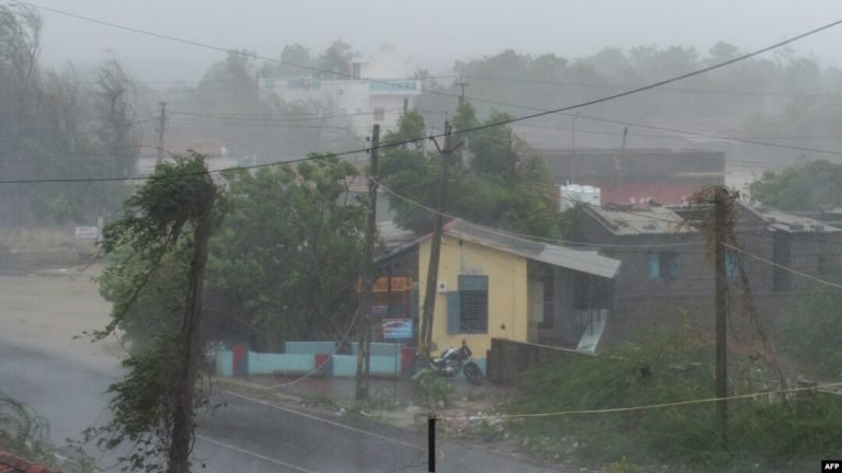 پاکستان؛پنجاب ایالت کې د طوفان له امله ۸ کسان وژل شوي او ۴۵ ټپیان دي
