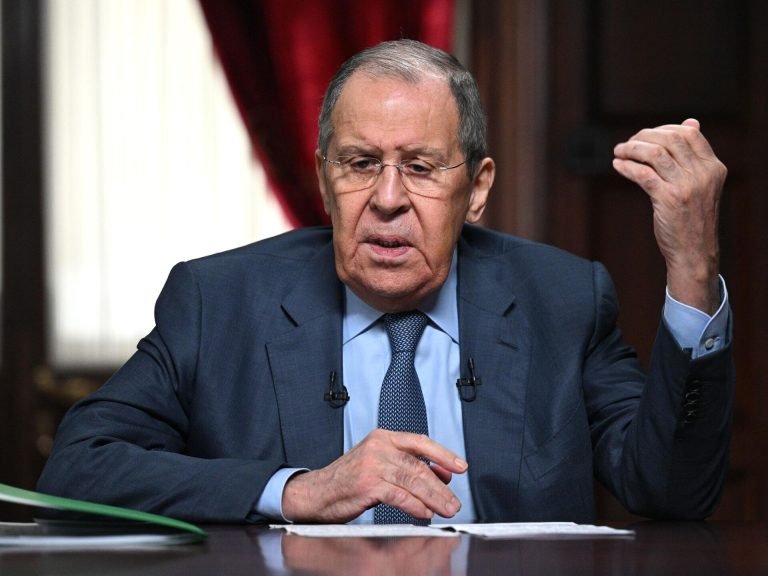 سرګي لاروف:ښایي ناټو ځواکونه بیرته افغانستان ته را وګرځي