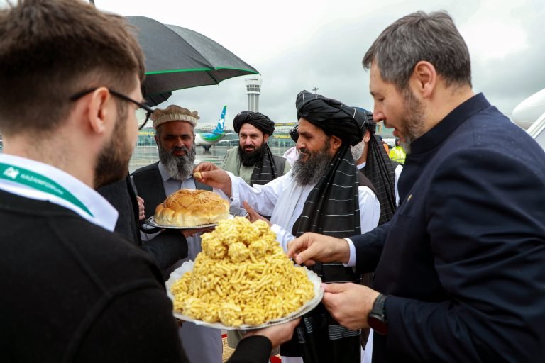 ملا عبدالغني برادر؛د روسیې کازان ته ورسېد