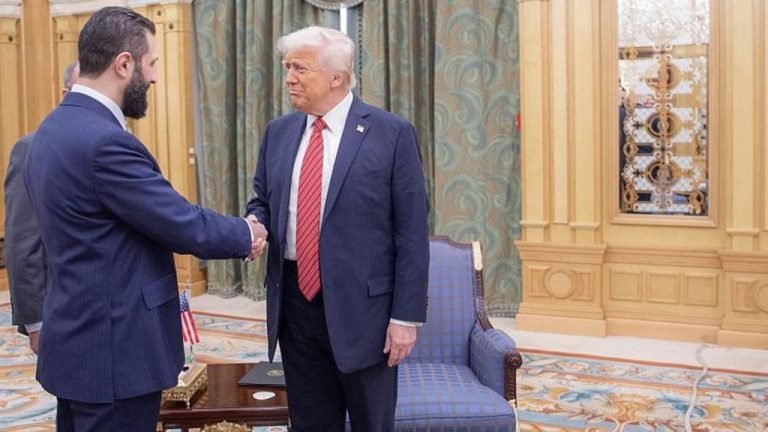 رویټرز:د ټرمپ له‌خوا د سوریې د بندیزونو ناڅاپي لغوه کېدو واشنګټن او سیمه حیرانه کړه