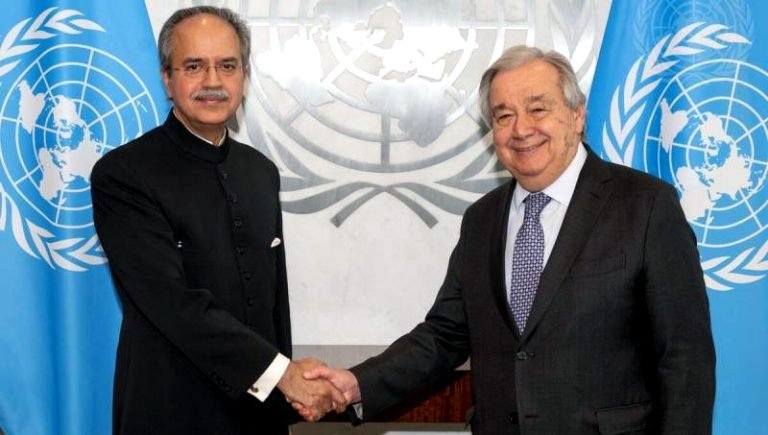 د پاکستان او هند د تاوتریخوالي کمولو دپاره؛ عاصم افتخار له ګوتریش سره کتلي