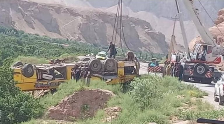 سمنګان؛د بس چپه کېدو پېښې ۳۶ تنو ته مرګ ژوبله اړولې