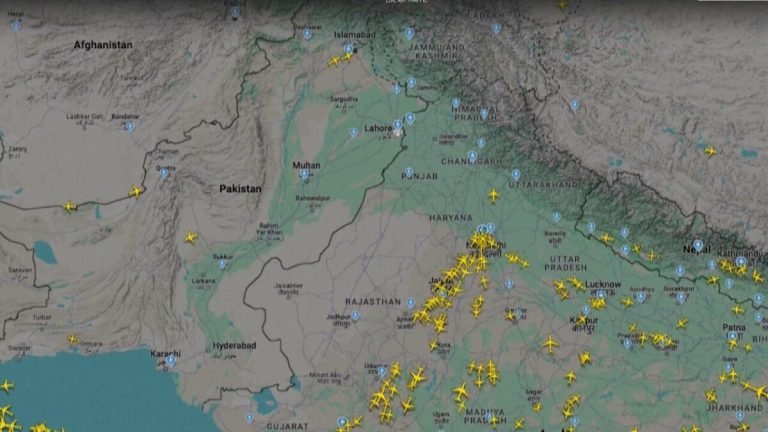 د هند او پاکستان کړکېچ؛یو شمېر هوایي شرکتونو د خپلو الوتنو مسیرونه بدل کړي