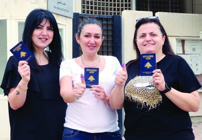 کویټ؛د لسګونه زرو کسانو تابعیت لغوه کړی