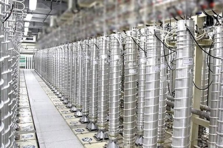 رویټرز:ایران د یورانیمو د غني‌سازۍ پروګرام ځنډولو ته چمتو دی؛ خو شرطونه لري