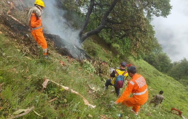 هند؛په اوتاراکند کې د هیلي‌کوپټر د سقوط له امله اووه تنه وژل شوي