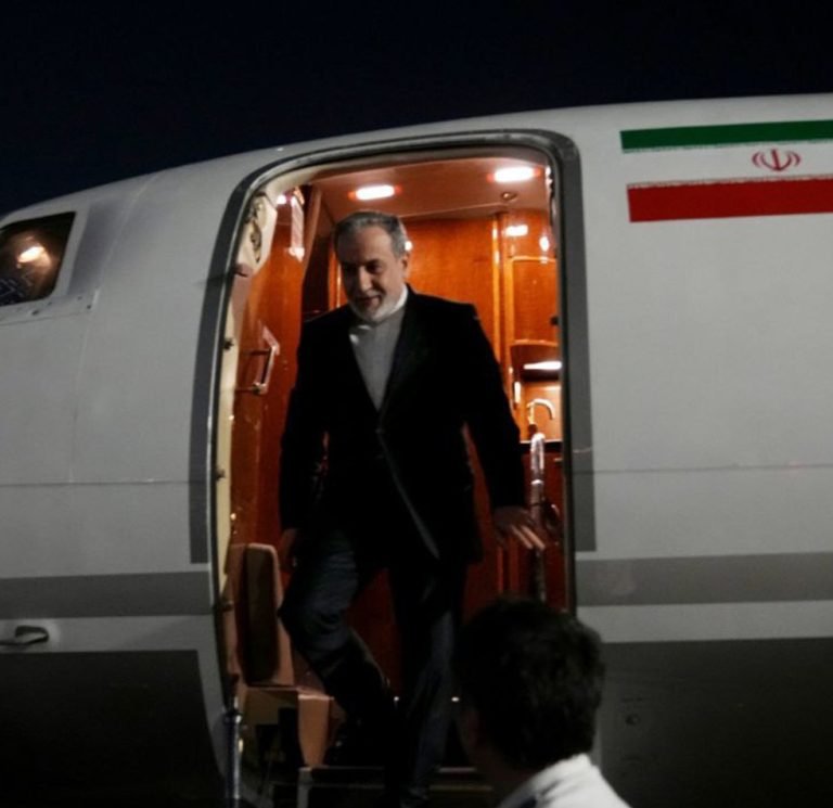 د امریکا او ایران ترمنځ اټومي مذاکرات؛عباس عراقچي د مشورې لپاره قاهرې ته رسیدلی