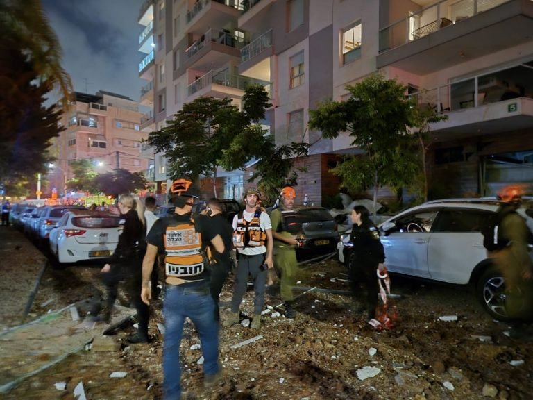 د ایران او اسرائیل ترمنځ کړکېچ؛دواړو لوریو پر یو بل د پرمختللو وسلو بریدونه کړي