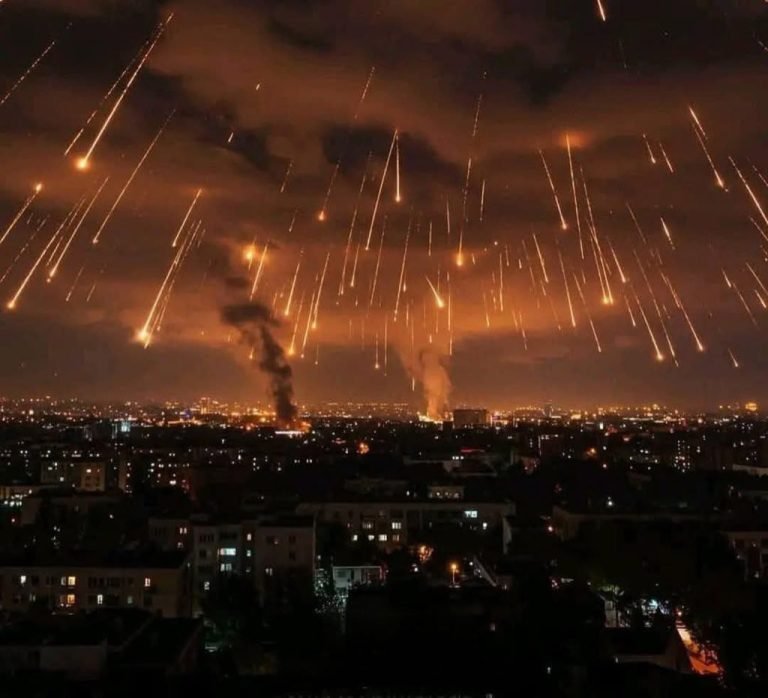 د ایران او اسرائیل جګړه؛دواړو لوریو ترمنځ شپږمه ورځ هم بریدونه دوام لري