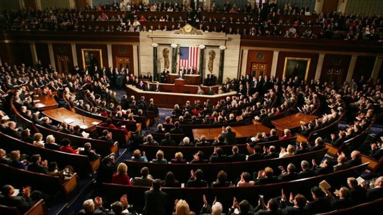 د امریکا کانګرس:ټرمپ باید د افغان کډوالو له اېستلو ډډه وکړي