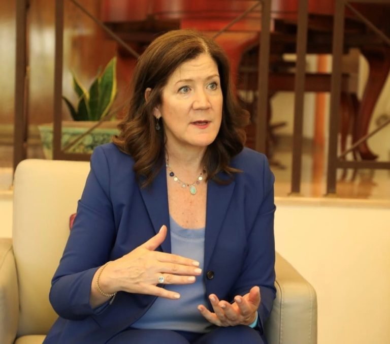 ملګرو ملتونو کې د امریکا استازې:افغانستان باید د سیمې له ثبات سره مرسته وکړي