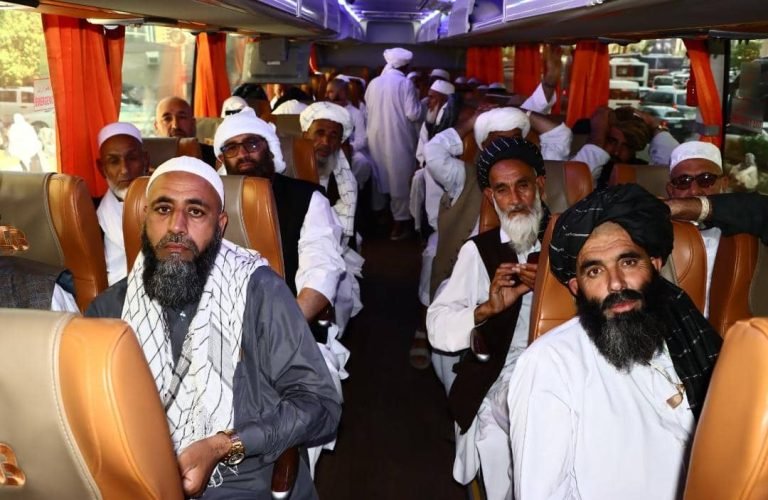 نن؛د افغان حاجیانو لومړۍ ډله کابل ته راورسېده