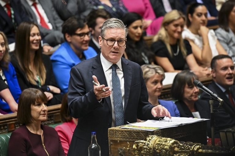 د بریټانیا لومړی وزیر:پر ایران بریدونه د اټومي ګواښونو د مخنیوي لپاره شوي