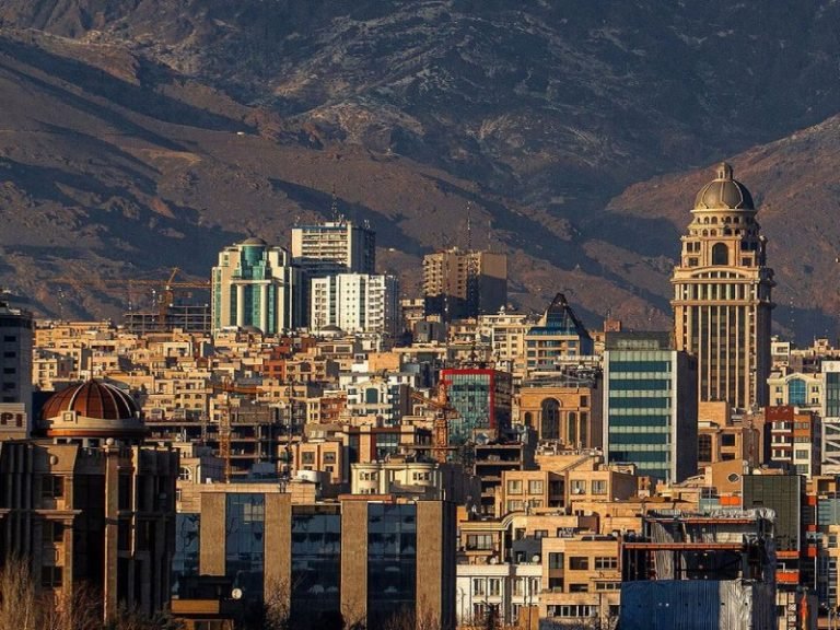 ایران؛تهران او یو شمېر نورو سیمو کې د چاودنو غږونه اورېدل شوي