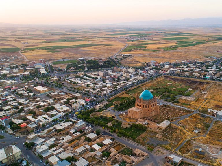 ایران؛په زنجان ولایت کې د افغان کارګرانو ګمارنه ممنوع اعلان شوه