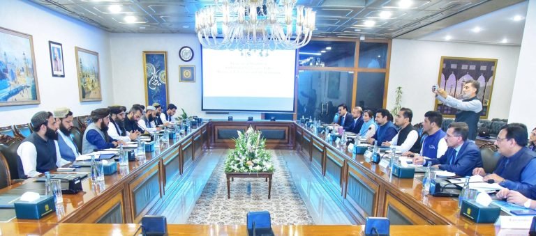 ضیاء احمد تکل:اسلام‌اباد کې د طالبانو حکومت او پاکستان ترمنځ لومړۍ سیاسي مشورتي غونډه وشوه