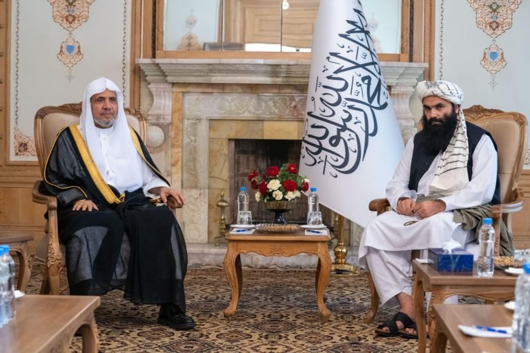 سراج الدین حقاني؛د اسلامي نړۍ د پیوستون سازمان له سرمنشي سره کتلي