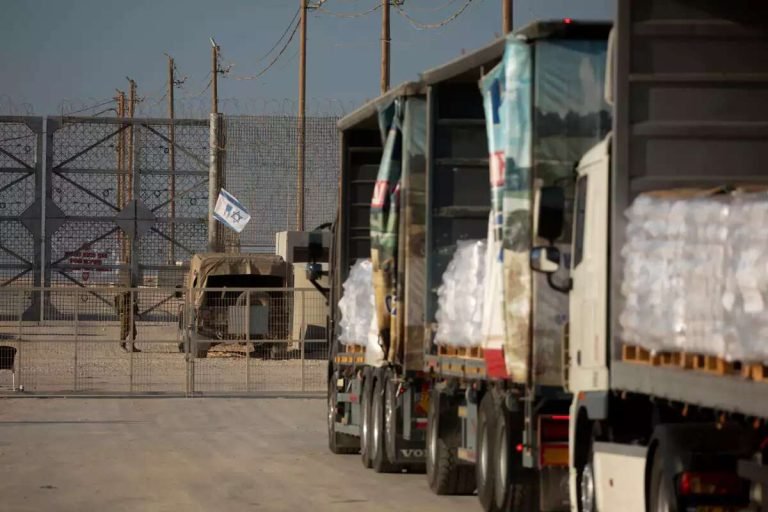 اسراییل:حماس بشري مرستې غلا کوي؛ خو موږ بیا هم د مرستو رسېدو لپاره هڅه کوو