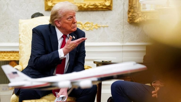 ډونالډ ټرمپ:بایډن طالبانو ته نظامي تجهیزات پرېښودل او زه یې لېدل نشم زغملی