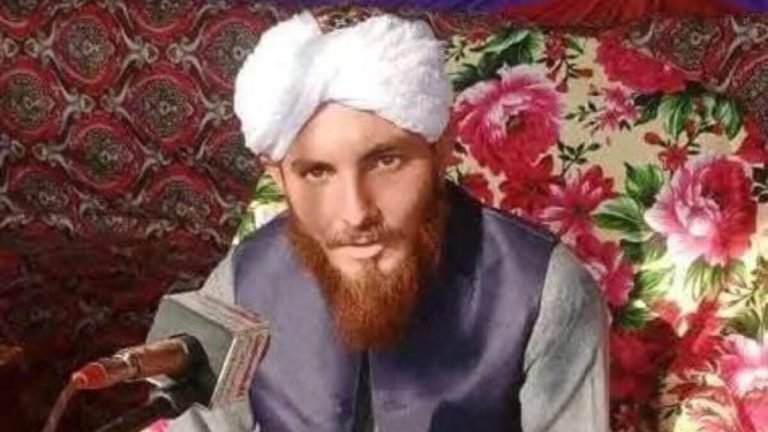 خیبرپښتونخوا؛په مردان سیمه کې یو ملا امام د ماشوم له وهلو وروسته د ماشوم د ورور لخوا په چړو وژل شوی