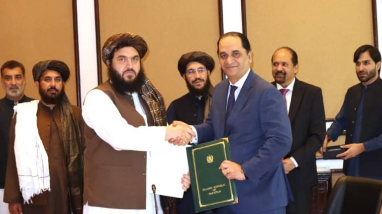 د طالبانو حکومت او پاکستان؛د ګمرکي تعرفو د کمولو هوکړه‌لیک لاسلیک کړ