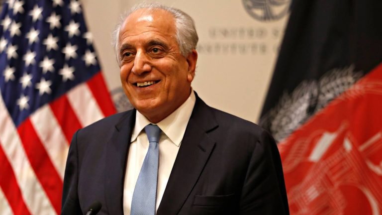 زلمی خلیلزاد:ایران دې د جنجالي اټومي پروګرام پر ځای د اوبو ستونزه حل کړي