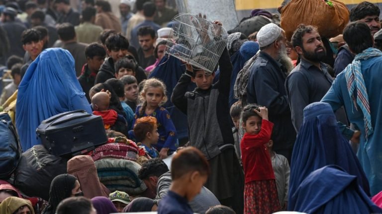 ملګري ملتونه:بېرته‌راستانه شوي افغانان د طالبانو له شکنجې او سرغړونو سره مخ دي
