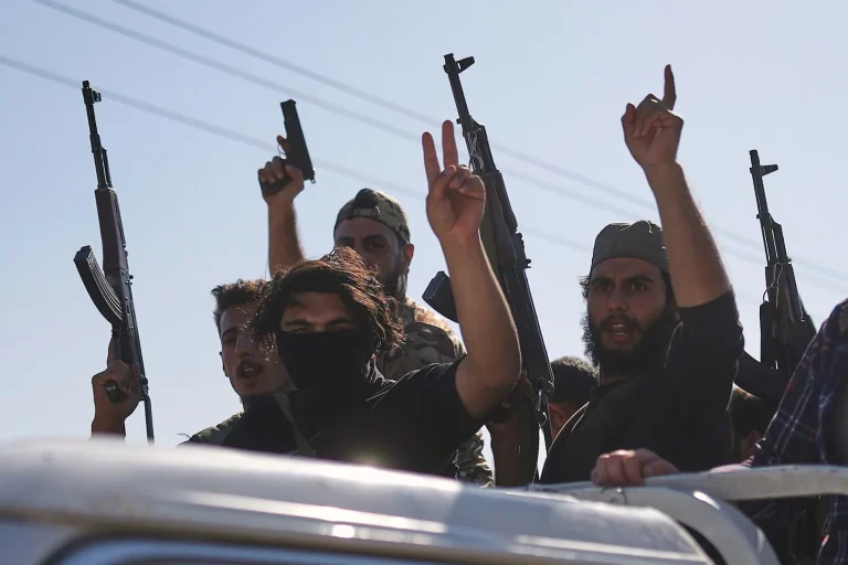 د سوریې حکومت:دروزو کې د نښتو پای ته رسېدو لپاره ځانګړي ځواکونه استول کېږي