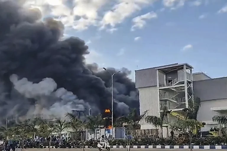 هند؛تیلنګانه ایالت کې یوه کیمیاوي فابریکه کې چاودنې ۳۴ تنه وژلي