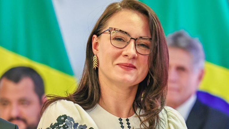 د اوکراین لومړۍ وزیره:امریکا سره پر یوې هوکړې کار کوو چې د کییف د ډرون جوړونې صنعت کې پانګونه وکړي