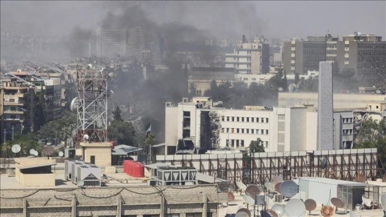 د سوریې د بشري حقونو څار سازمان:د اسراییلو بریدونو کې ۱۵ سوریایي سرتېري وژل شوي