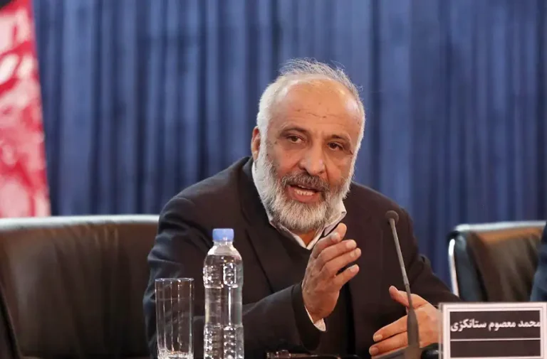 معصوم ستانکزی:ملي بیرغ د سیاسي جریانونو، شرکتونو او موسسو له بیرغونو سره ژور توپیر لري