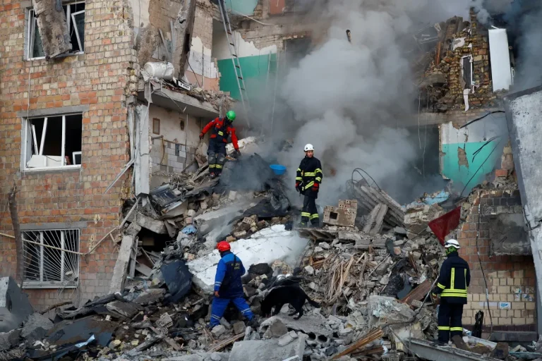 روسیې؛په اوکراین شویو بریدونو کې نږدې ۷۰ کسانو ته مرګ ژوبله اړولې