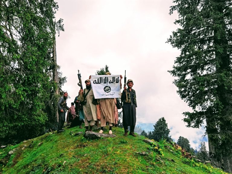 د پاکستان د ډان ورځپاڼې د مقالې غورچاڼ؛پوځ د اوږدې ناکرارۍ له امله له ولسي خلکو د مرستې غوښتنه کړې