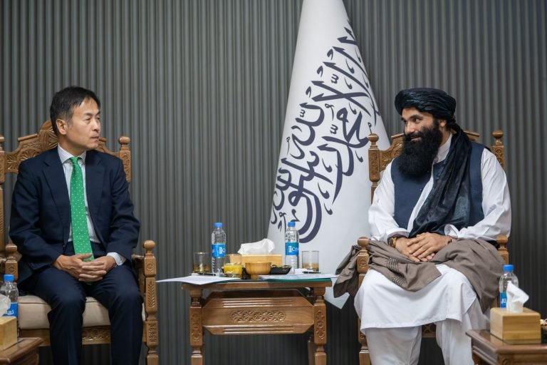 سراج الدین حقاني؛د جاپان له سفیر سره د دواړو هېوادونو د اړیکو پر پیاوړتیا خبرې کړې