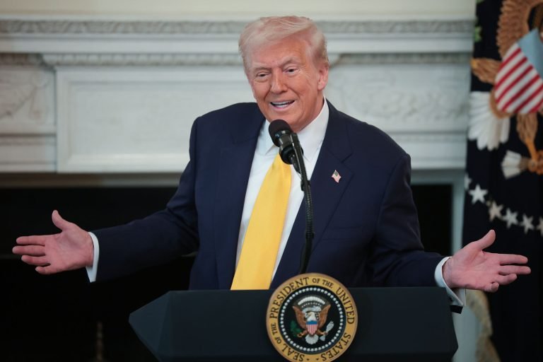 ډونالډ ټرمپ:د اوکراین جګړه د بایډن جګړه ده؛ خو هڅه کوم چې د امریکا ونډه پکې پای ته ورسوم