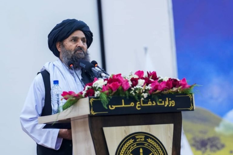 ملا عبدالغني برادر:بهرنیو هېوادونو کې سکون نشته او افغانان دې خپل هېواد ته راستانه شي