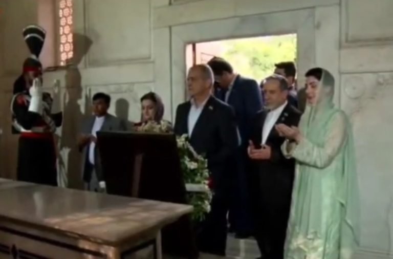 پاکستان ته د ایراني ولسمشر سفر؛مسعود پزشکیان د اقبال لاهوري قبر ته ولاړ او د هغه روح ته دعا وکړه