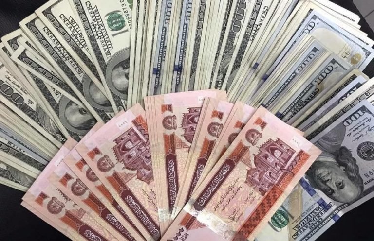 افغانستان بانک:تېرو څلورو کلونو کې د افغانۍ ارزښت د ډالر پر وړاندې ۲۱ سلنه لوړ شوی